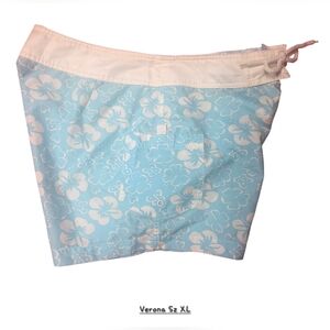 Verona Women's Blue Floral Shorts